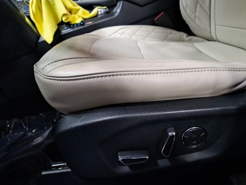 Used 2018 Ford Explorer Platinum AWD/4WD image 29