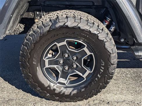 Certified 2022 Jeep Gladiator Mojave w/ Cold Weather Group image 7