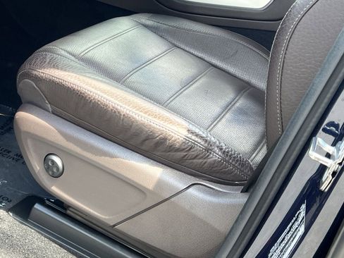 Used 2021 Mercedes-Benz GLE 450 4MATIC w/ Premium Package image 19