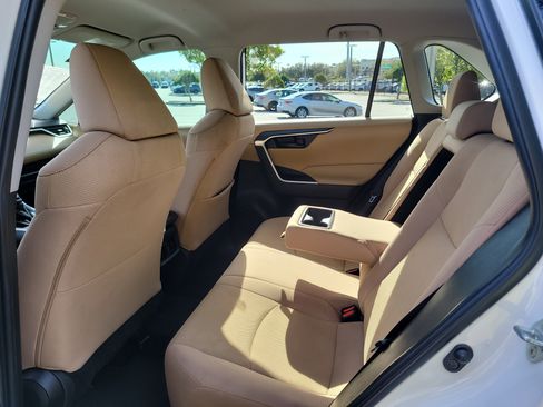 Certified 2022 Toyota RAV4 LE image 15