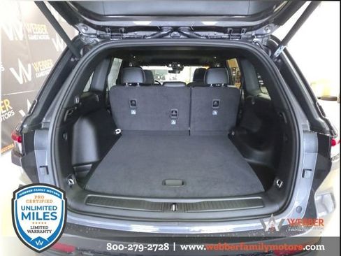 New 2025 Jeep Grand Cherokee Altitude image 7