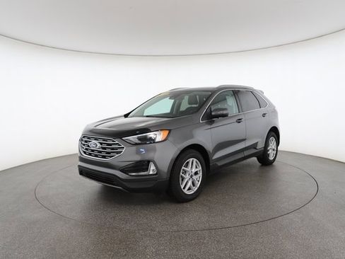 Used 2022 Ford Edge SEL w/ Convenience Package image 2