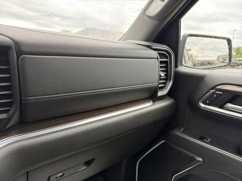 Used 2024 Chevrolet Silverado 1500 LT image 24