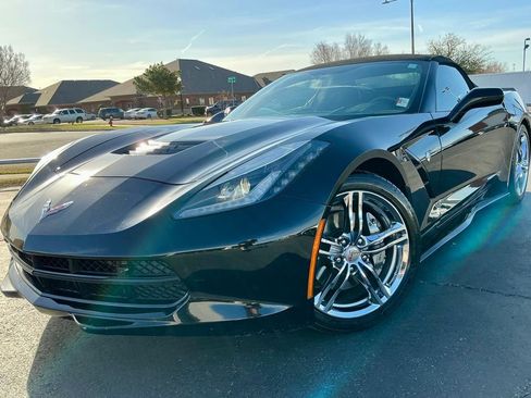 Used 2017 Chevrolet Corvette Stingray w/ 3LT Preferred Equipment Group image 5