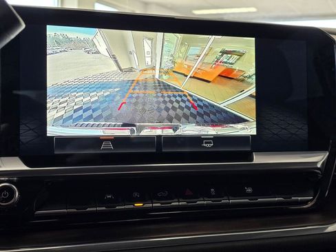 Used 2025 GMC Sierra 1500 SLT image 34