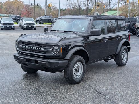 New 2025 Ford Bronco Base image 2