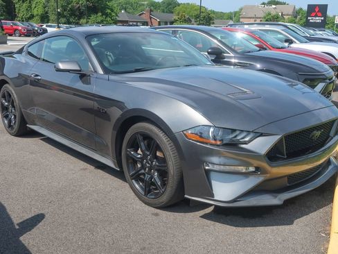 Used 2019 Ford Mustang GT Premium w/ Black Accent Package RWD image 5