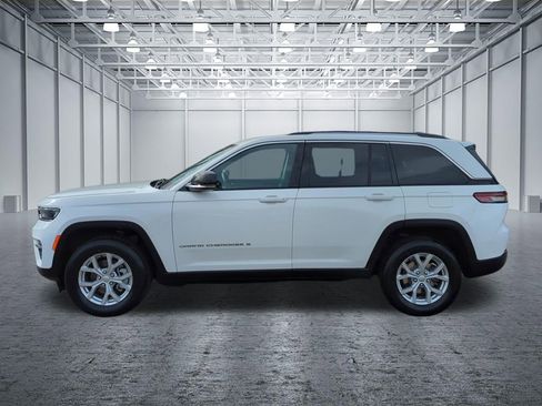 Used 2024 Jeep Grand Cherokee Limited image 2
