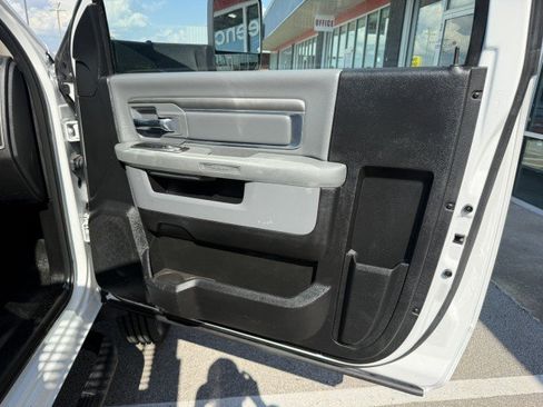 Used 2018 RAM 5500 Tradesman w/ Power & Remote Entry Group RWD image 24