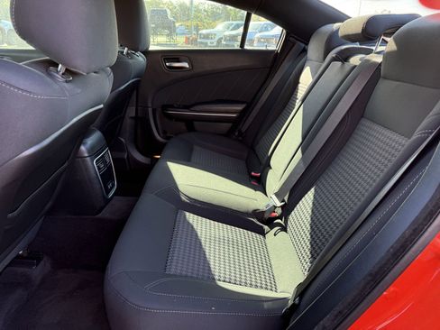 Used 2017 Dodge Charger SXT image 15