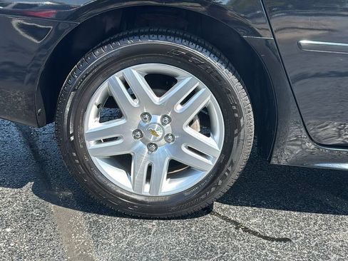Used 2011 Chevrolet Impala LT w/ Luxury Edition Package FWD image 8