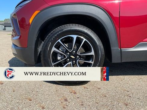 Used 2025 Chevrolet TrailBlazer LT AWD/4WD image 26