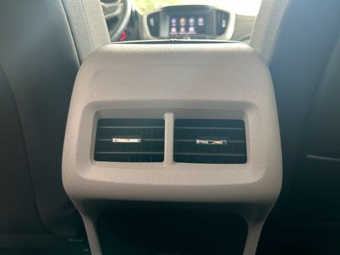 Used 2024 GMC Terrain SLE AWD/4WD image 30