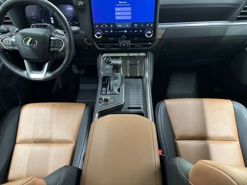 Used 2025 Lexus GX 550 550 Luxury+ w/ Cold Area Package image 13