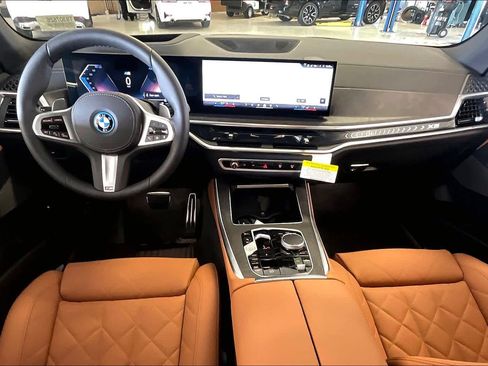 New 2026 BMW X5 xDrive50e image 5