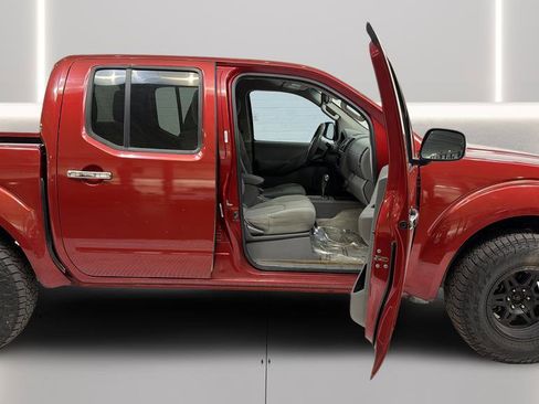 Used 2013 Nissan Frontier S image 17