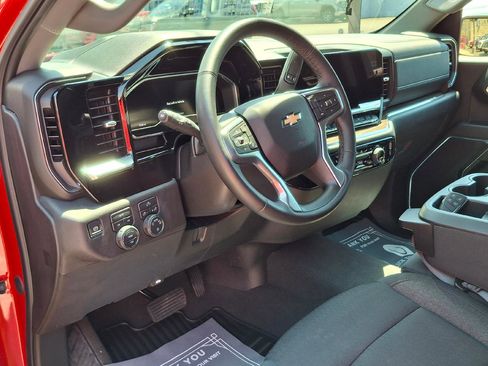 Used 2024 Chevrolet Silverado 1500 LT AWD/4WD image 8