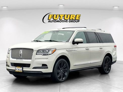 Used 2023 Lincoln Navigator L Reserve AWD/4WD image 8