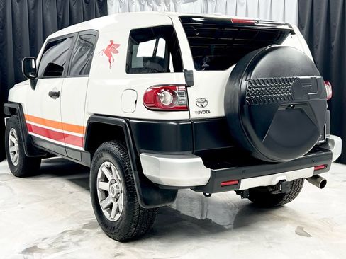 Used 2014 Toyota FJ Cruiser 4WD image 8