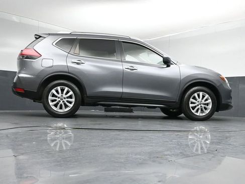 Used 2020 Nissan Rogue SV FWD image 41