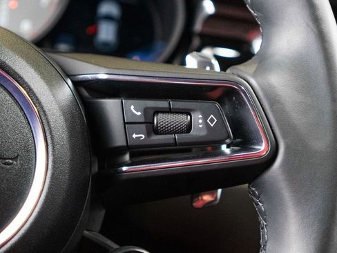 Certified 2025 Porsche Macan S AWD/4WD image 32