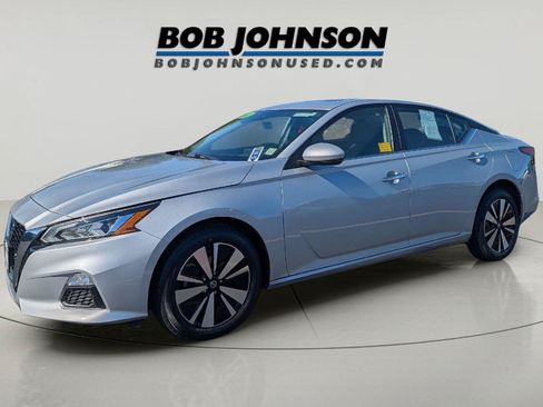 Used 2022 Nissan Altima 2.5 SV w/ SV Premium Package AWD/4WD image 5