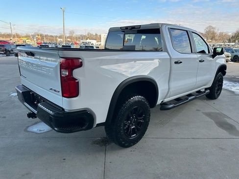 Used 2023 Chevrolet Silverado 1500 ZR2 w/ Technology Package image 9