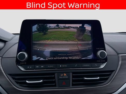 Used 2025 Nissan Altima 2.5 SV FWD image 16