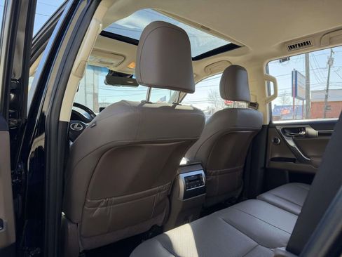 Used 2023 Lexus GX 460 Premium w/ Premium Plus Package image 23