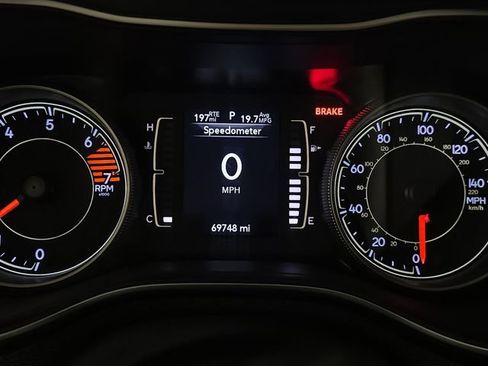 Used 2019 Jeep Cherokee Latitude w/ Popular Appearance Group image 13