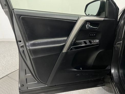 Used 2017 Toyota RAV4 Limited image 15