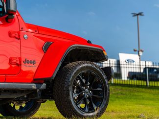 Used 2024 Jeep Gladiator Sport AWD/4WD video 2