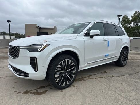 New 2026 Volvo XC90 B6 Ultra w/ Protection Package image 3