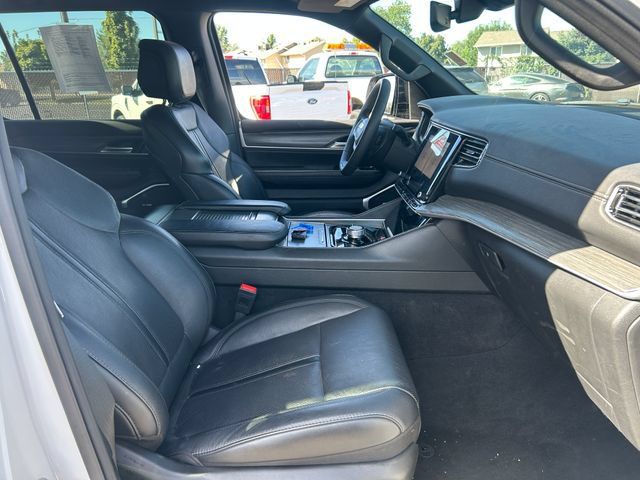Used 2024 Jeep Wagoneer Series II AWD/4WD image 34