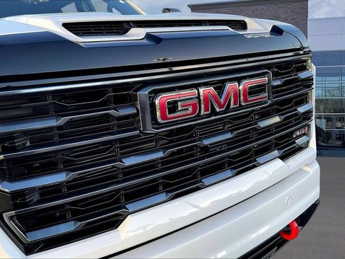 Used 2026 GMC Sierra 2500 AT4 w/ AT4 Premium Plus Package AWD/4WD image 34