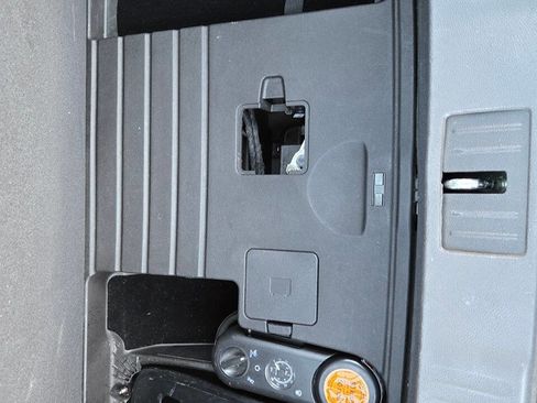 Used 2011 Chevrolet Volt Premium w/ Premium Trim Package image 28