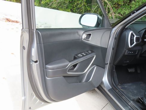 New 2025 Kia Soul LX image 17