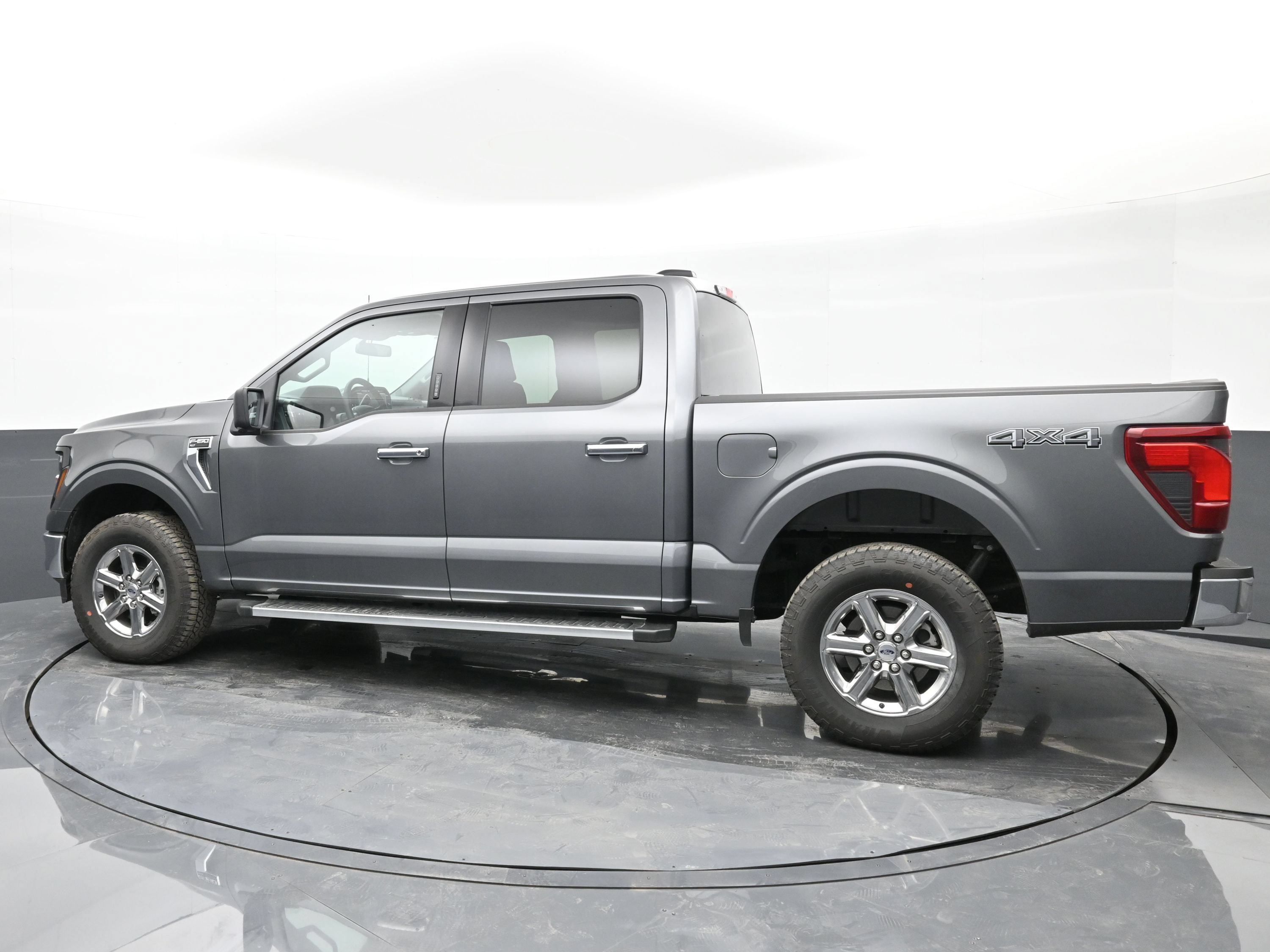 Used 2024 Ford F150 XLT AWD/4WD image 5