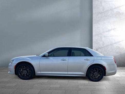 Used 2022 Chrysler 300 Touring L w/ Popular Equipment Group AWD/4WD image 3