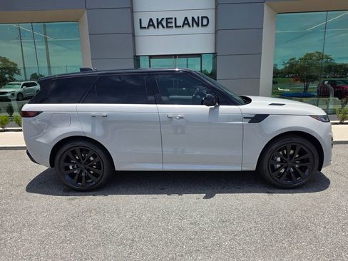 New 2026 Land Rover Range Rover Sport Dynamic SE AWD/4WD image 4
