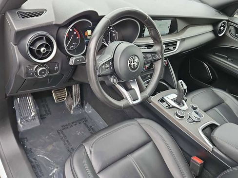 Used 2022 Alfa Romeo Stelvio Ti image 10