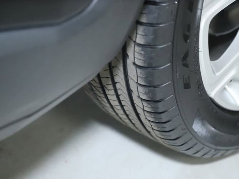 Used 2023 Jeep Renegade Limited image 34