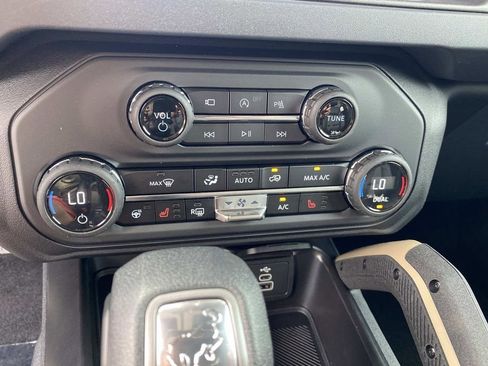 New 2026 Ford Bronco Badlands AWD/4WD image 15