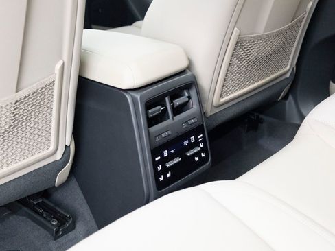 New 2026 Porsche Macan 4 Electric AWD/4WD image 27