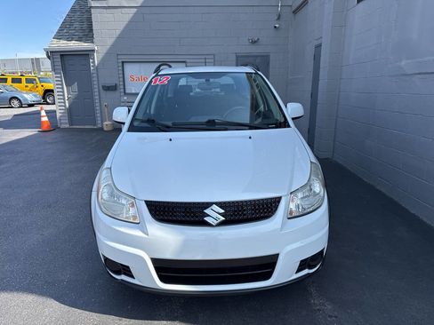 Used 2012 Suzuki SX4 Premium image 2