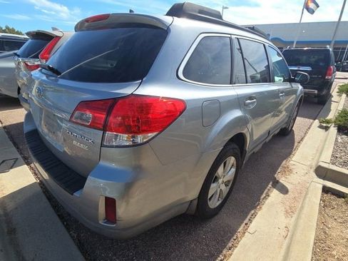 Used 2011 Subaru Outback 2.5i Premium AWD/4WD image 7