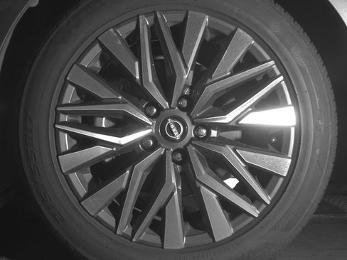 Used 2025 Nissan Altima 2.5 SV FWD image 12