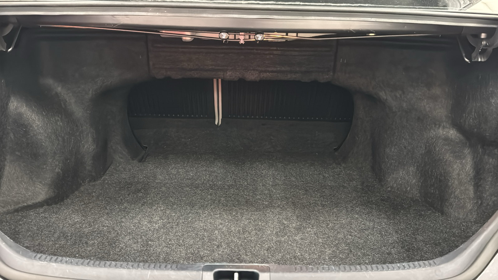 Used 2014 Toyota Camry LE FWD image 26