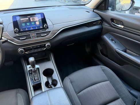 Used 2025 Nissan Altima 2.5 SV image 35