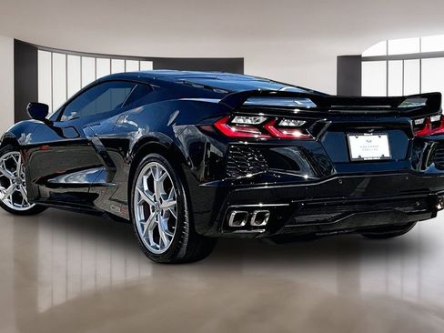 Used 2020 Chevrolet Corvette Stingray Coupe w/ Z51 Performance Package RWD image 12